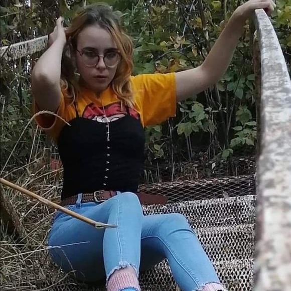 Meet your Posher, Shannyn - Picture 2 of 2